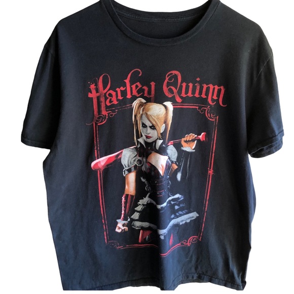 Batman's Harley Quinn Tshirt. Black with Harley Quinn in Red White and Black. L - Picture 3 of 10